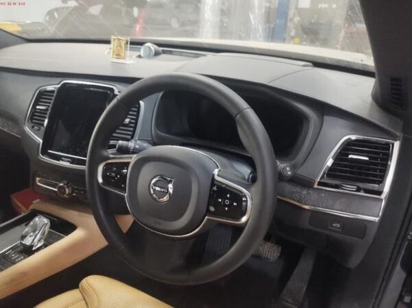 Volvo XC90 - Image 7