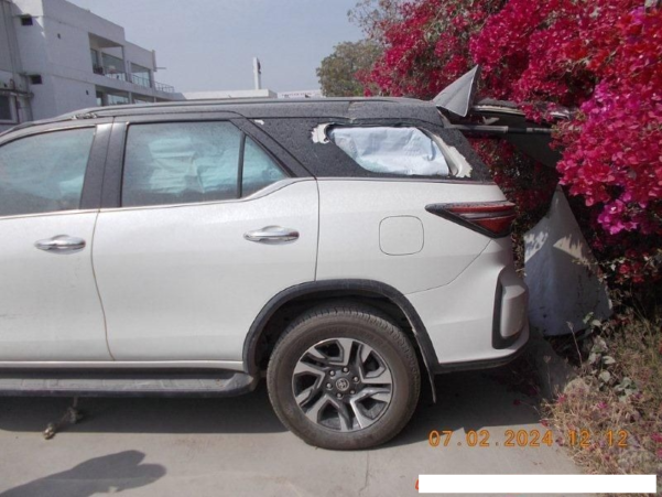 TOYOTA FORTUNER LEGENDER - Image 11