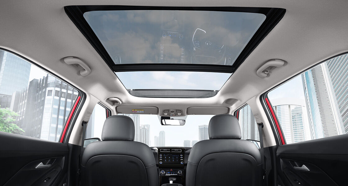 suv with panoramic sunroof
